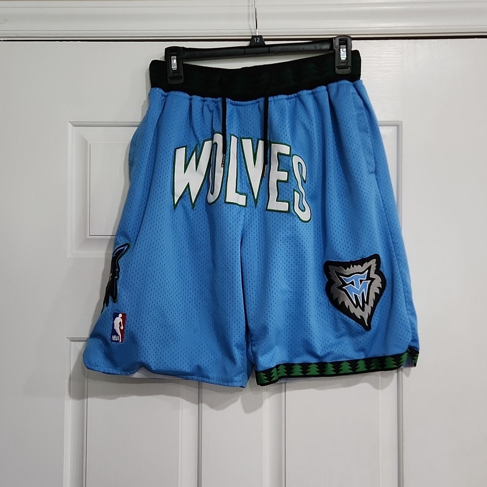 NBA VINTAGE JUST DON MINNESOTA TIMBERWOLVES MITCHELL & NESS. ORIGINAL SIZE LARGE
